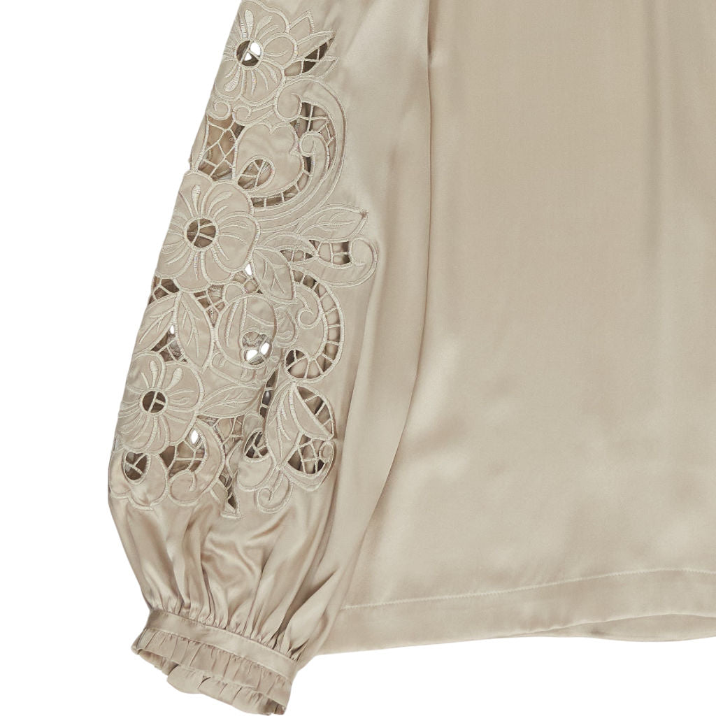 Wyse Oyster Cali Cutwork Sleeve Blouse