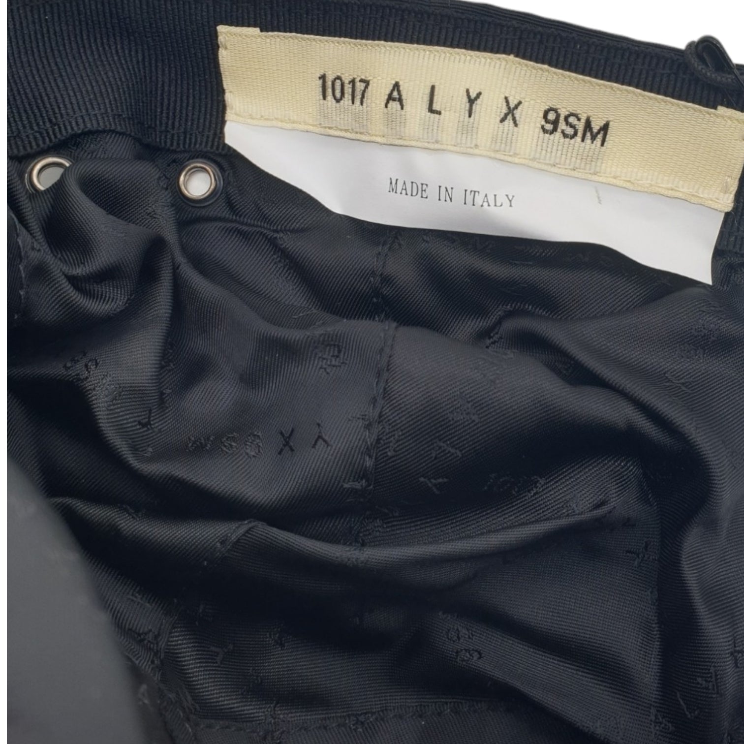 1017 ALYX 9SM Black Buckle Cap