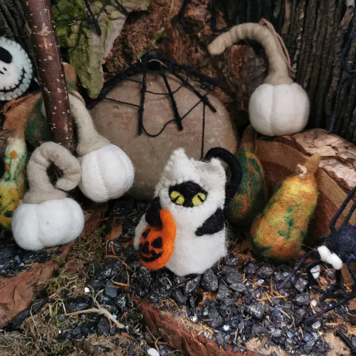 Handmade Felt 'Boo! Cat' Hanging Halloween Decoration