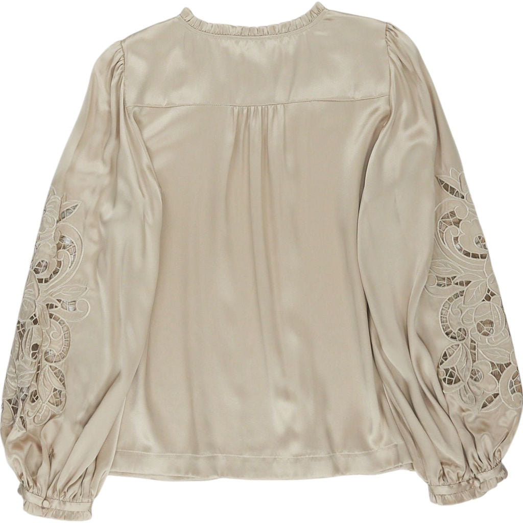Wyse Oyster Cali Cutwork Sleeve Blouse
