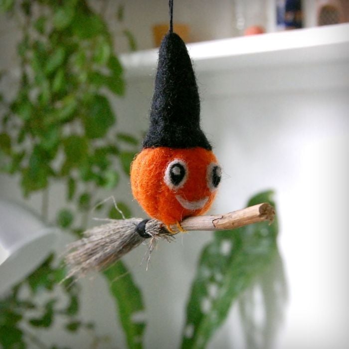 Handmade Hanging Felt Flying Pumpkin Biodegradable Halloween Decoration