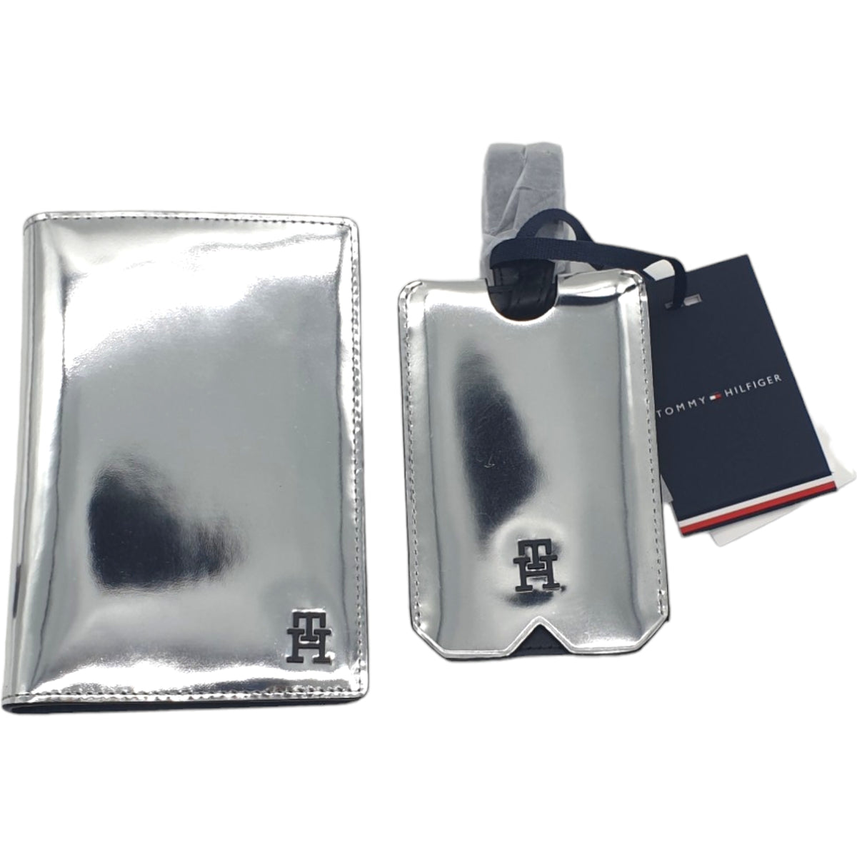 Tommy Hilfiger Silver Leather Passport Holder & Luggage Tag
