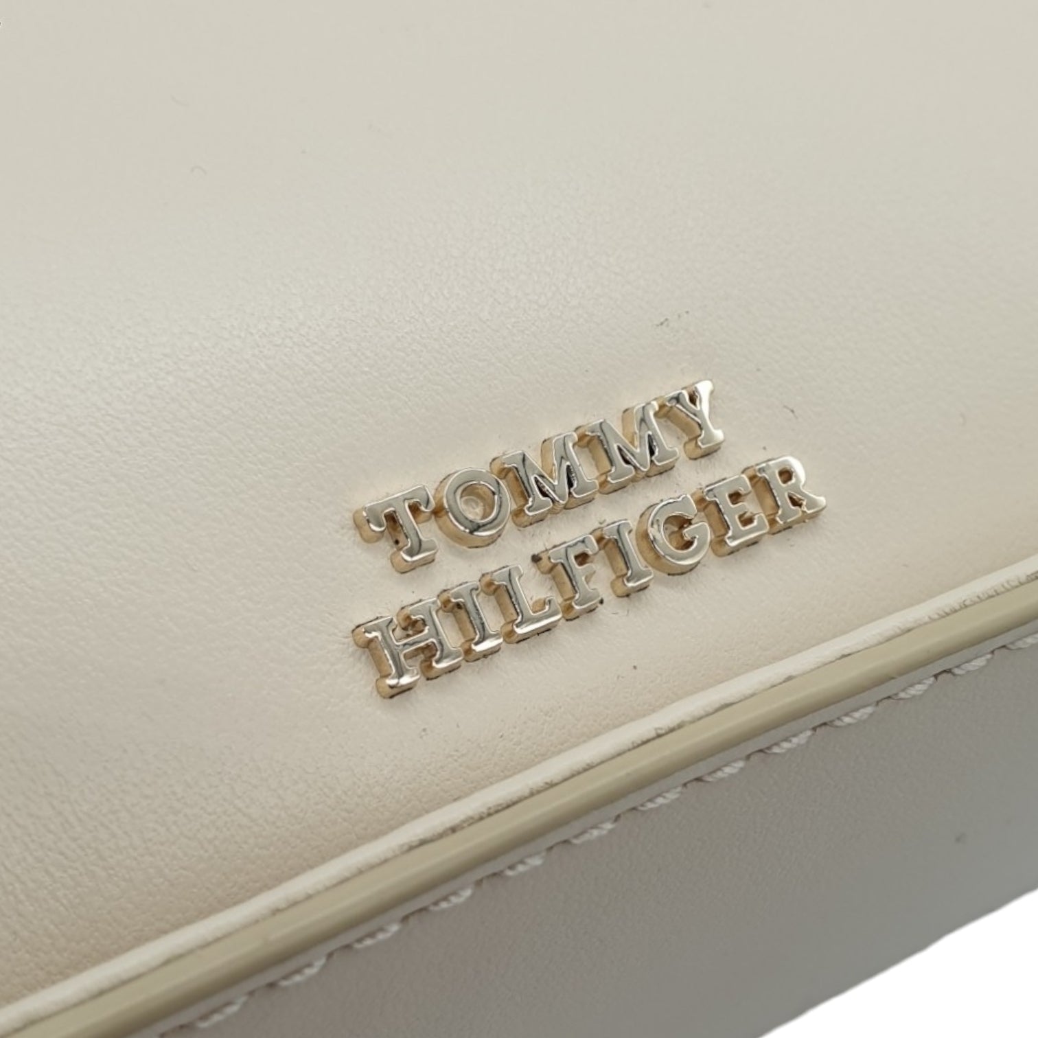 Tommy Hilfiger Cream Crest Leather Med Crossover