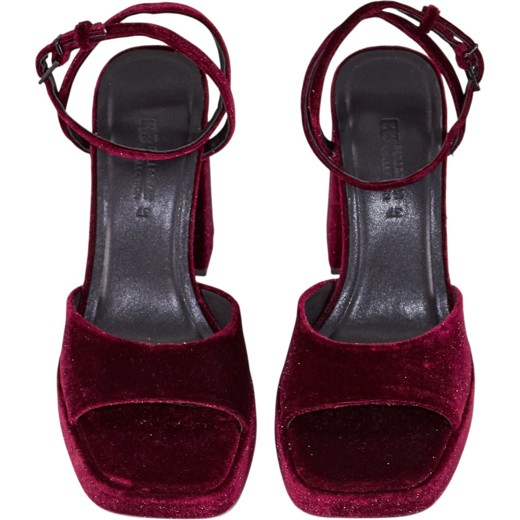 Pull & Bear Velvet Burgundy Block Heel Sandals